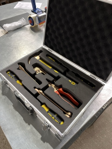 Набор искробезопасного инструмента Спецгаз-10 10 предметов БрБ2